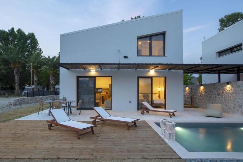 Seascape Villas Vassiliki - Beachfront Villas Exteriör bild