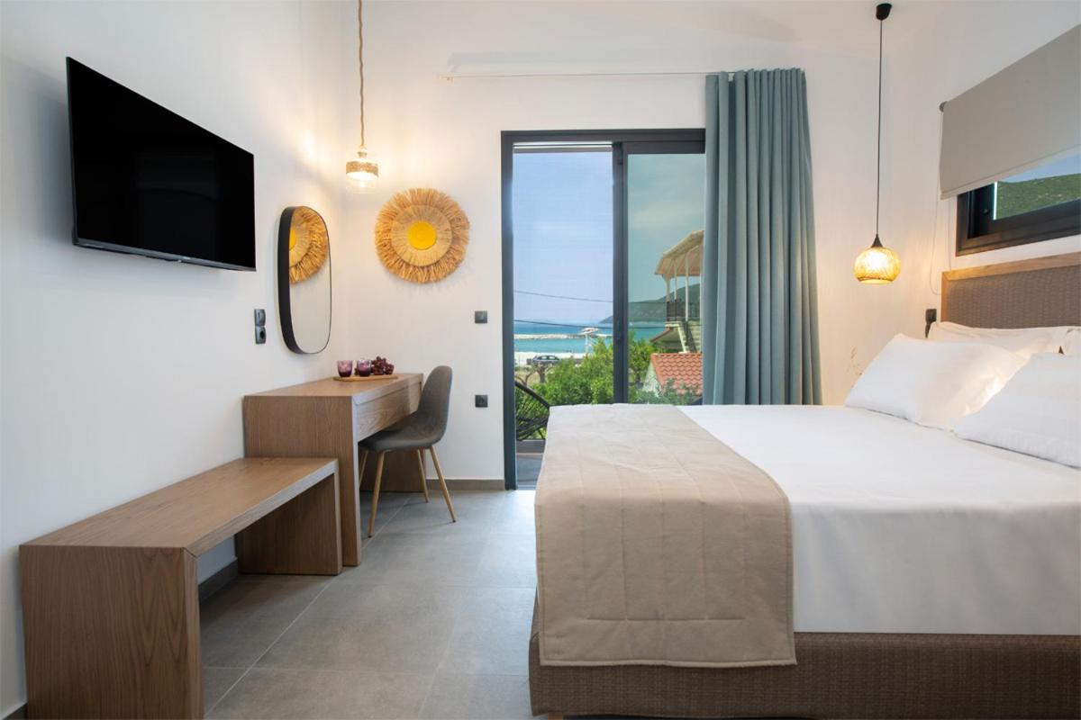 Seascape Villas Vassiliki - Beachfront Villas Exteriör bild