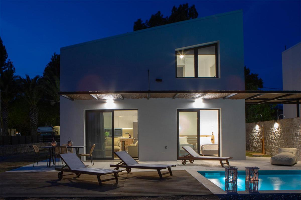 Seascape Villas Vassiliki - Beachfront Villas Exteriör bild